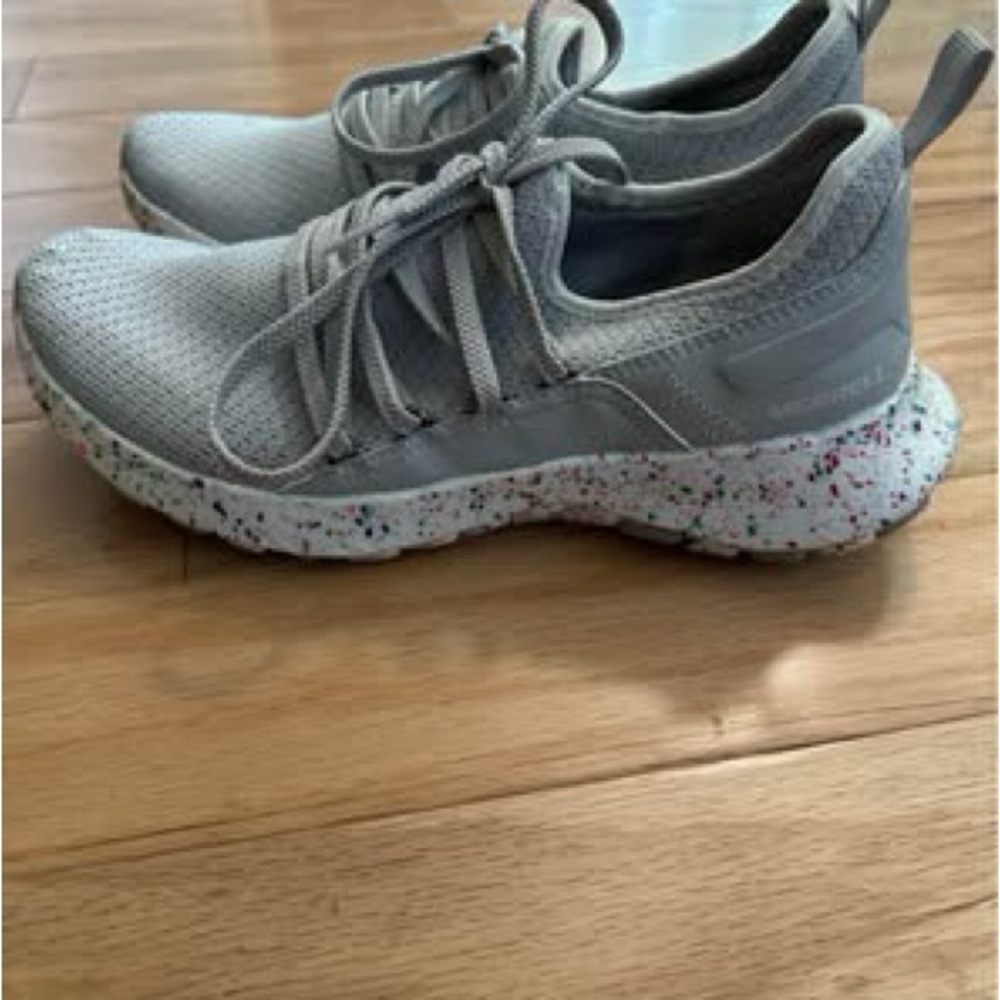 Merrell Gray Athletic Shoes with Speckled Sole